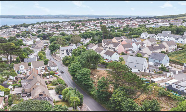 Lot: 6 - FREEHOLD LAND WITH PLANNING APPROVAL -